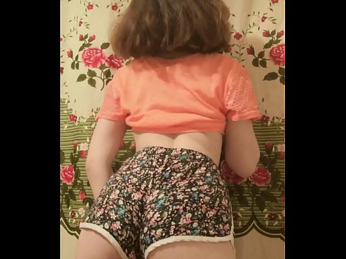 ❤️ Секси млада мадама сваля шортите си пред камерата. ️ Качествен секс в bg.rionews.top ❌️